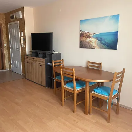 Amartmán Přímo U Moře - Elenite Až 5 Osob Apartmán *